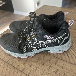 Used and well worn women’s asics running sneakers, size 6